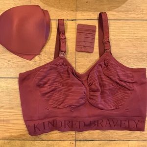 Large KB pumping and nursing bra